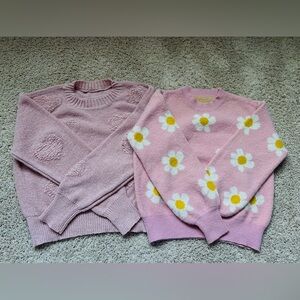 🌸 2 for $15 Ultra Cute 💕🌸 Pink Heart and Daisy Sweaters Size M 🌸💕